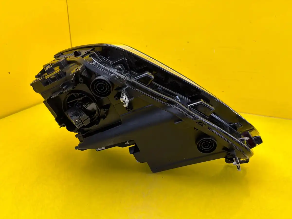 Far Dreapta Seat Cupra Formentor 5Fge Full LED