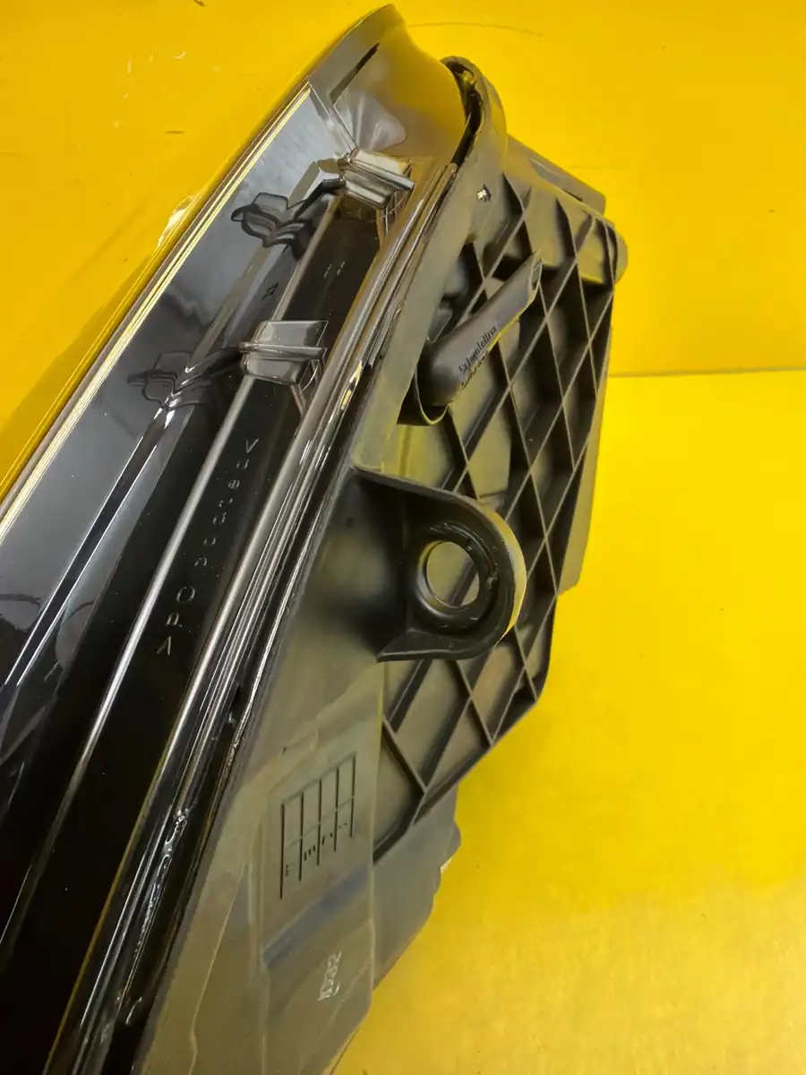 Far VW Touareg 2 II Lift Bixenon