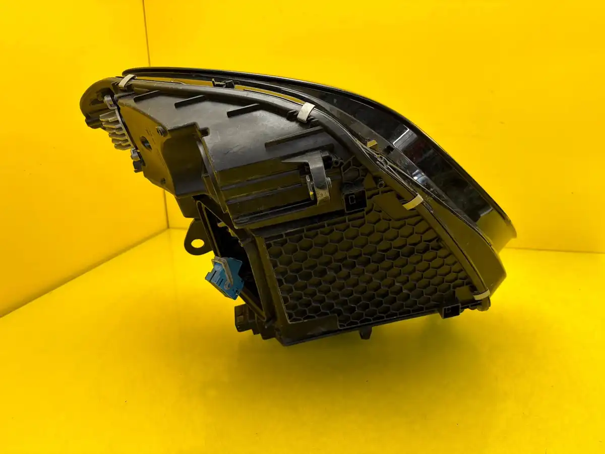 Far Dreapta Mercedes AMG Gt Lift 192 Full LED