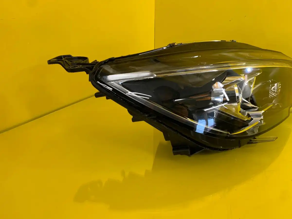 Far Dreapta Peugeot 308 II T9 Lift LED
