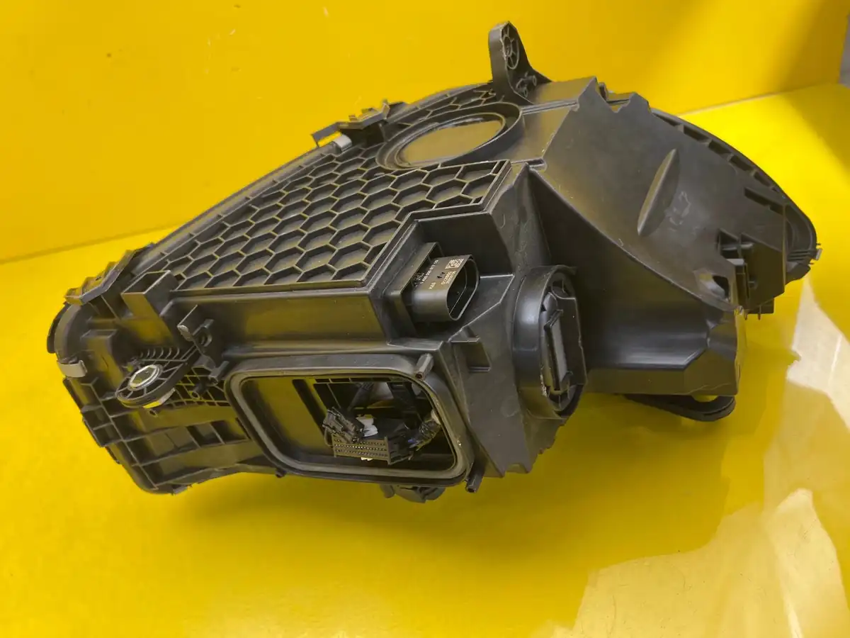 Far Mercedes C-Class W206 21- Full LED