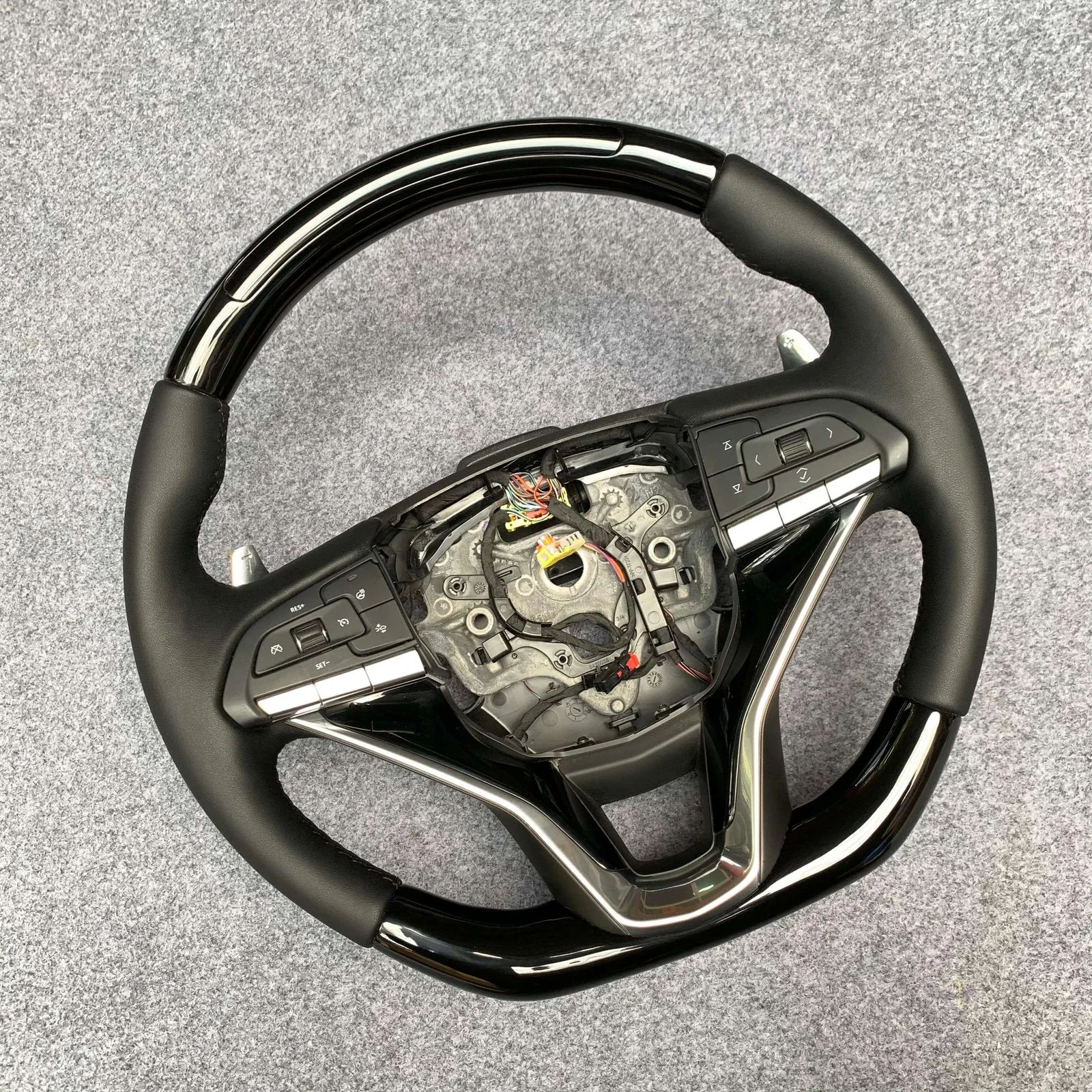 Volan Carbon Cadillac