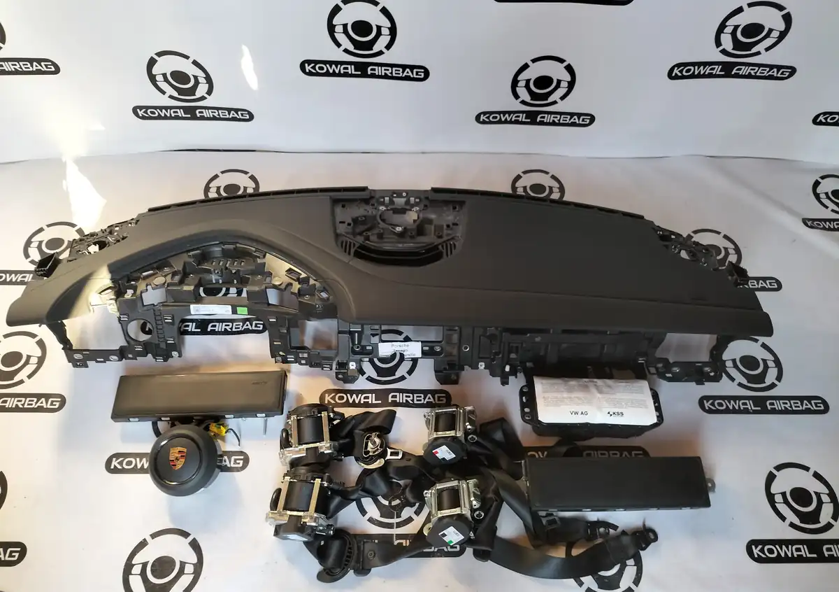 plansa bord porsche taycan