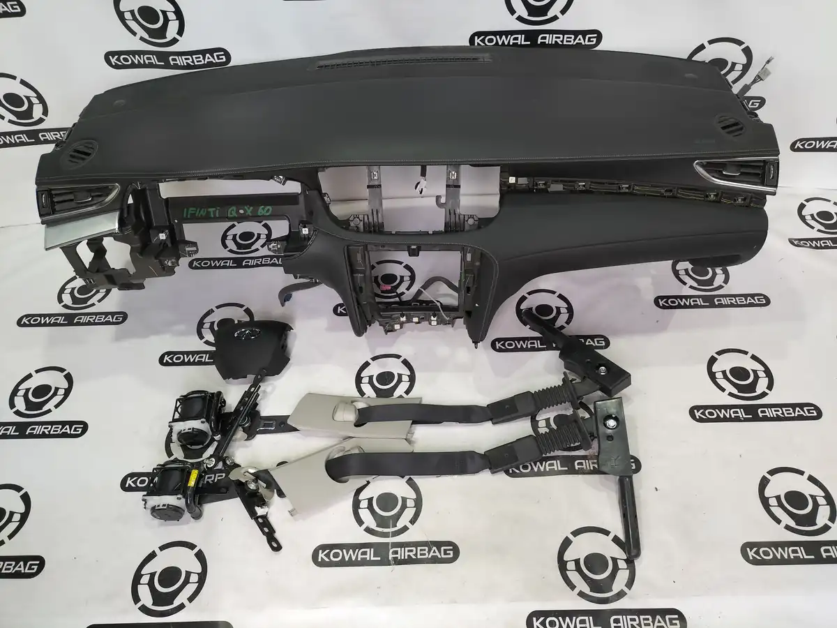 plansa bord infiniti q60