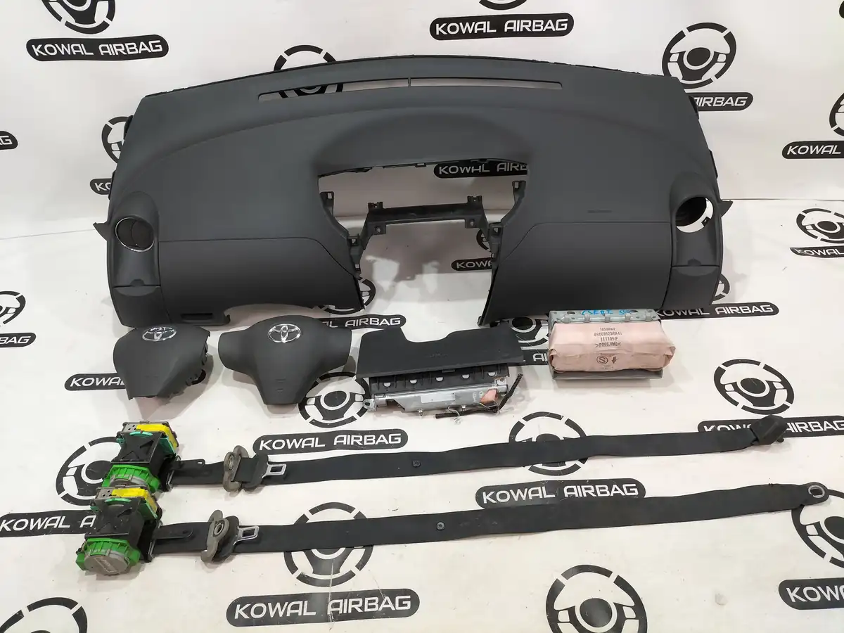plansa bord toyota yaris