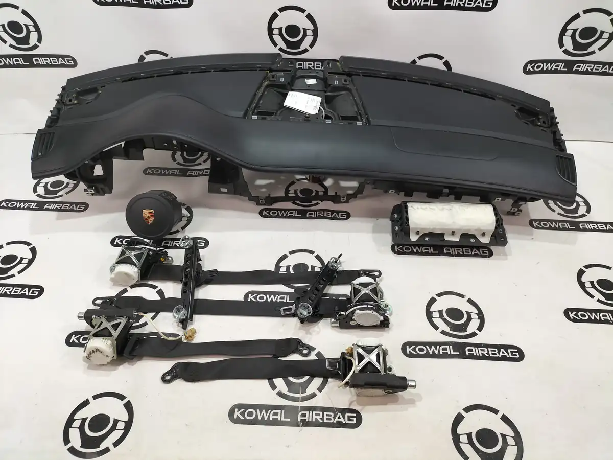 plansa bord porsche panamera
