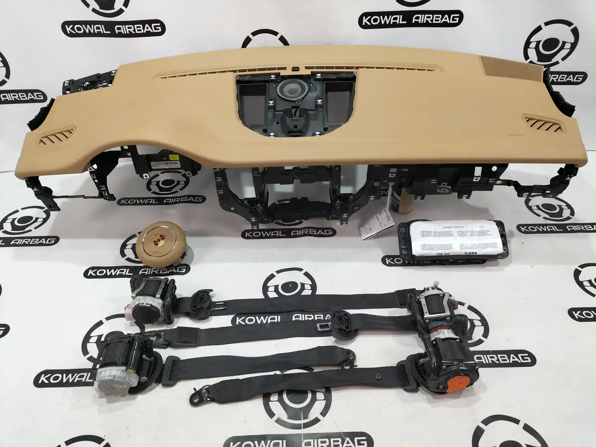 plansa bord porsche macan