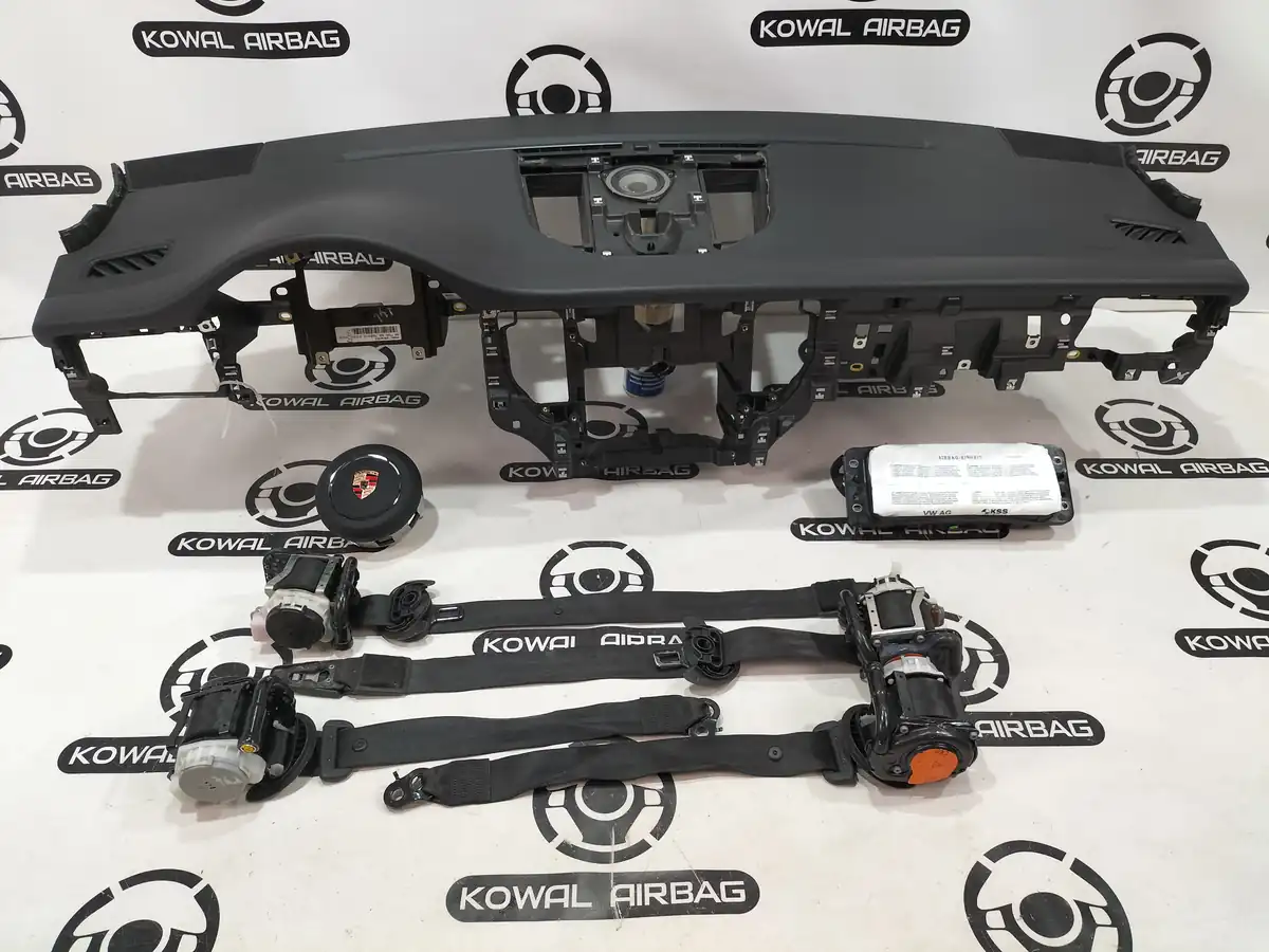 plansa bord porsche macan