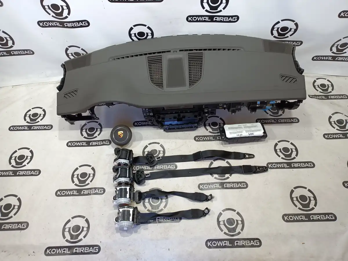 plansa bord porsche 95b