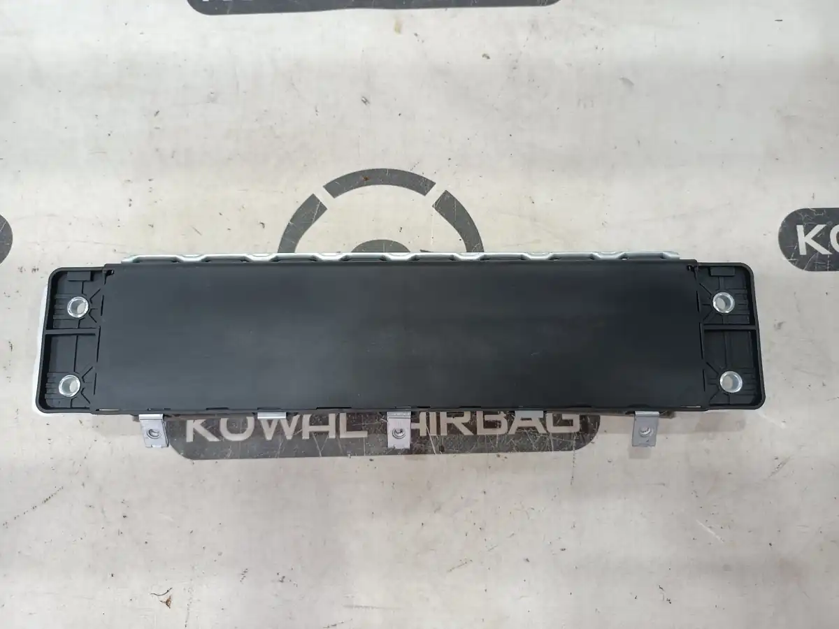 airbag genunchi volvo xc60