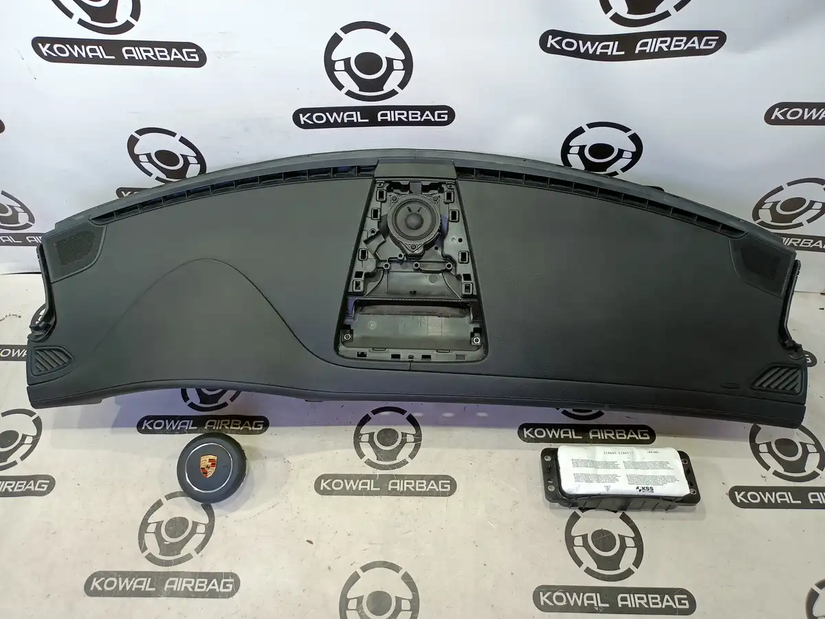 plansa bord porsche panamera
