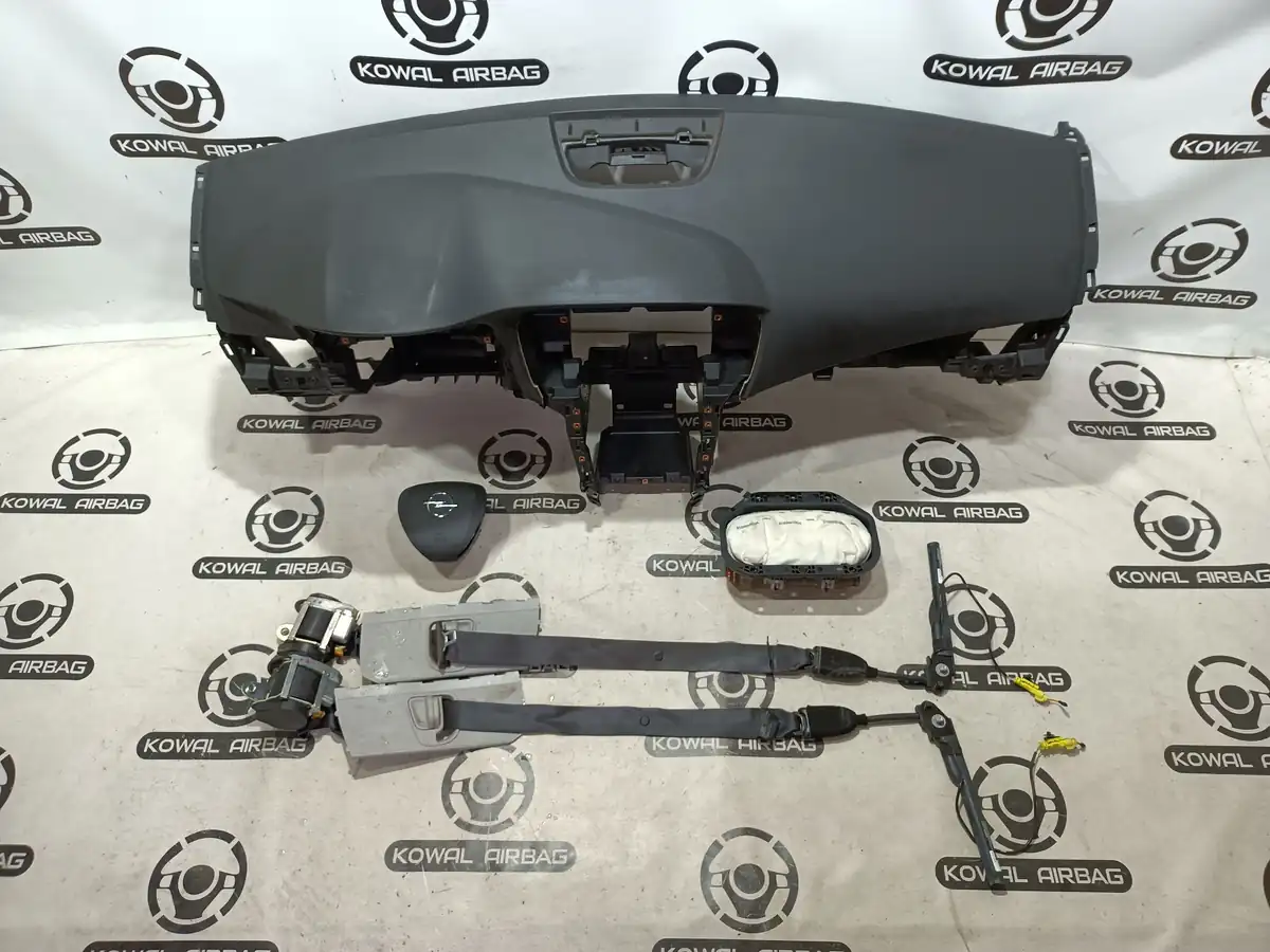 plansa bord opel zafira