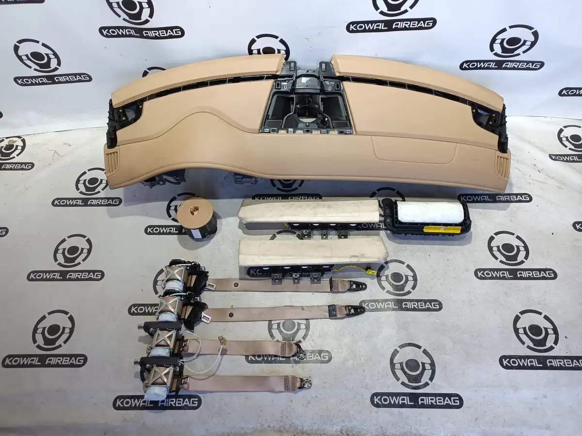 plansa bord porsche panamera