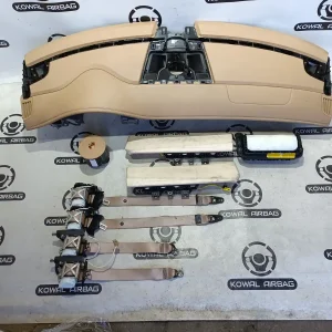 plansa bord porsche panamera