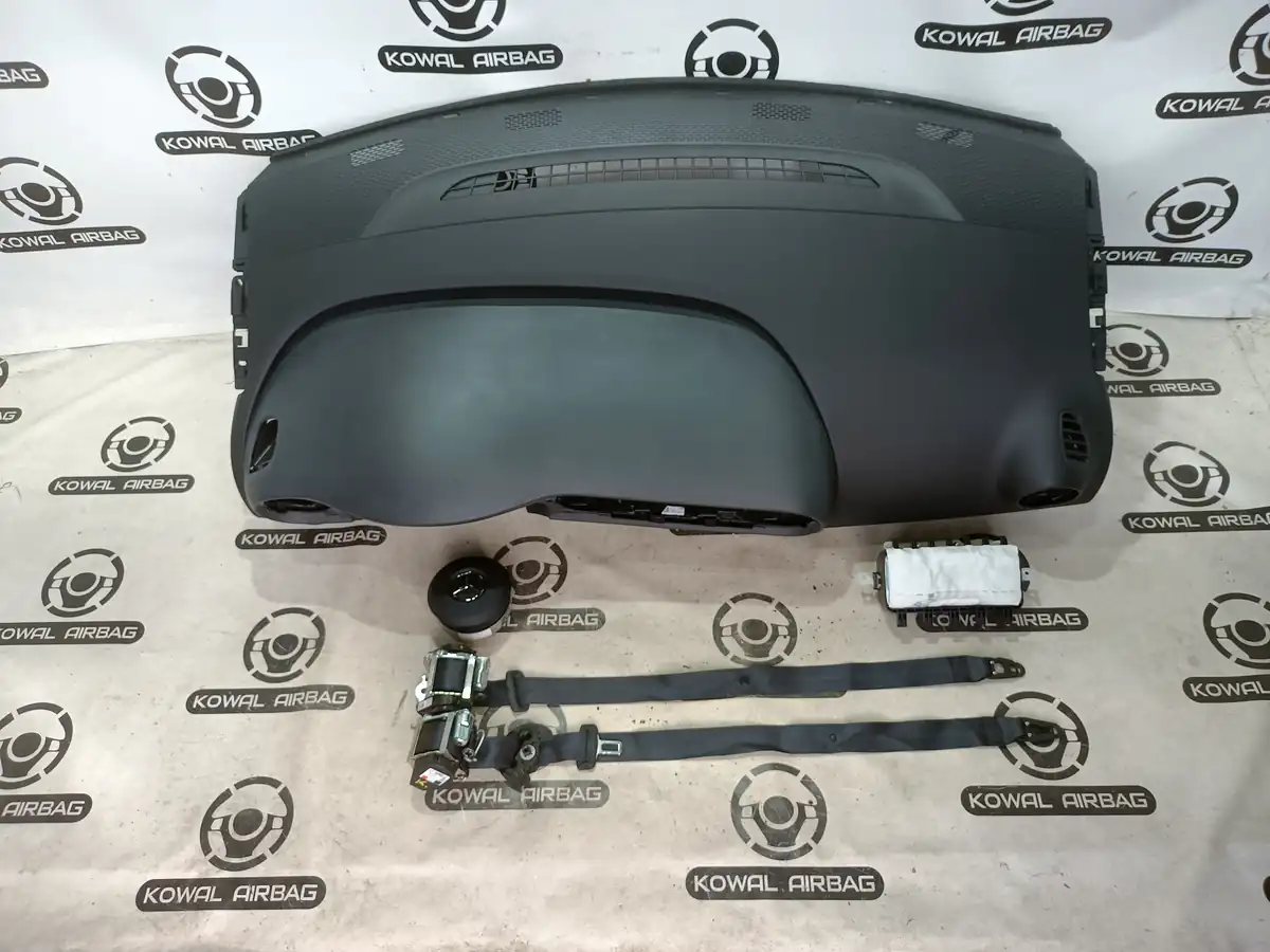 plansa bord mercedes-benz