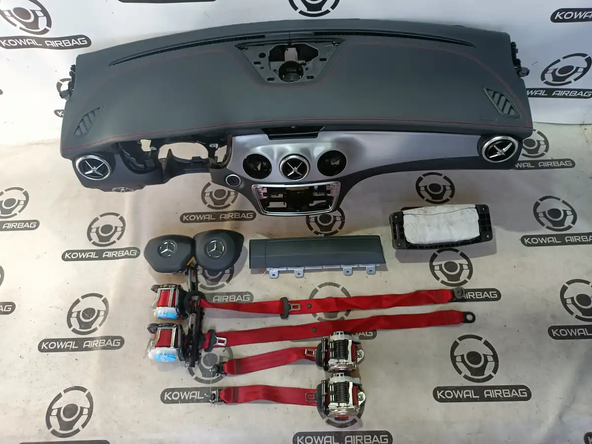 plansa bord mercedes-benz cla