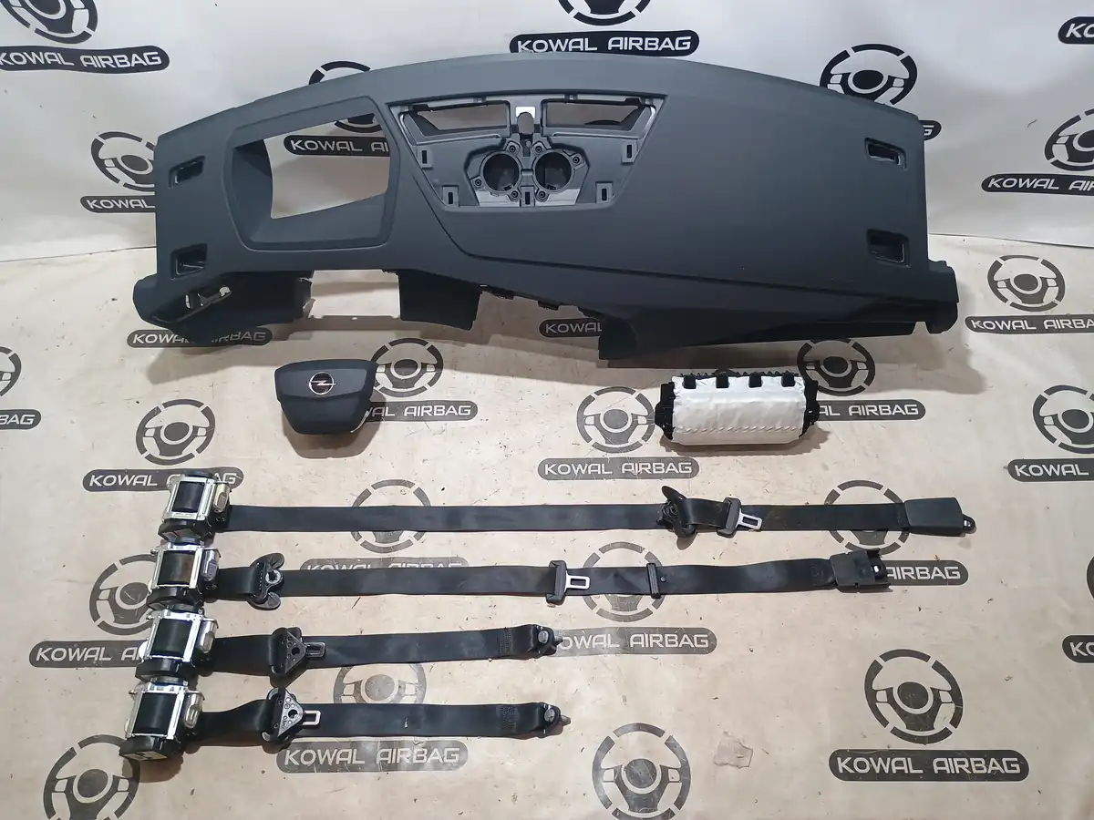 plansa bord opel astra