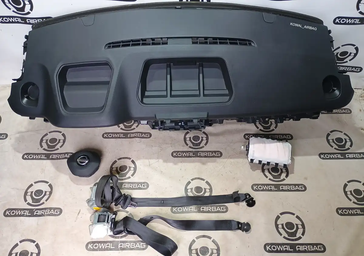 plansa bord nissan