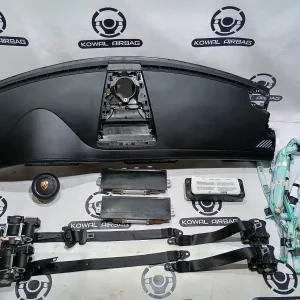 plansa bord porsche panamera