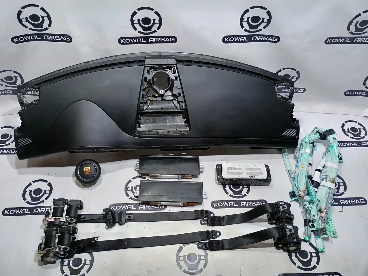 plansa bord porsche panamera