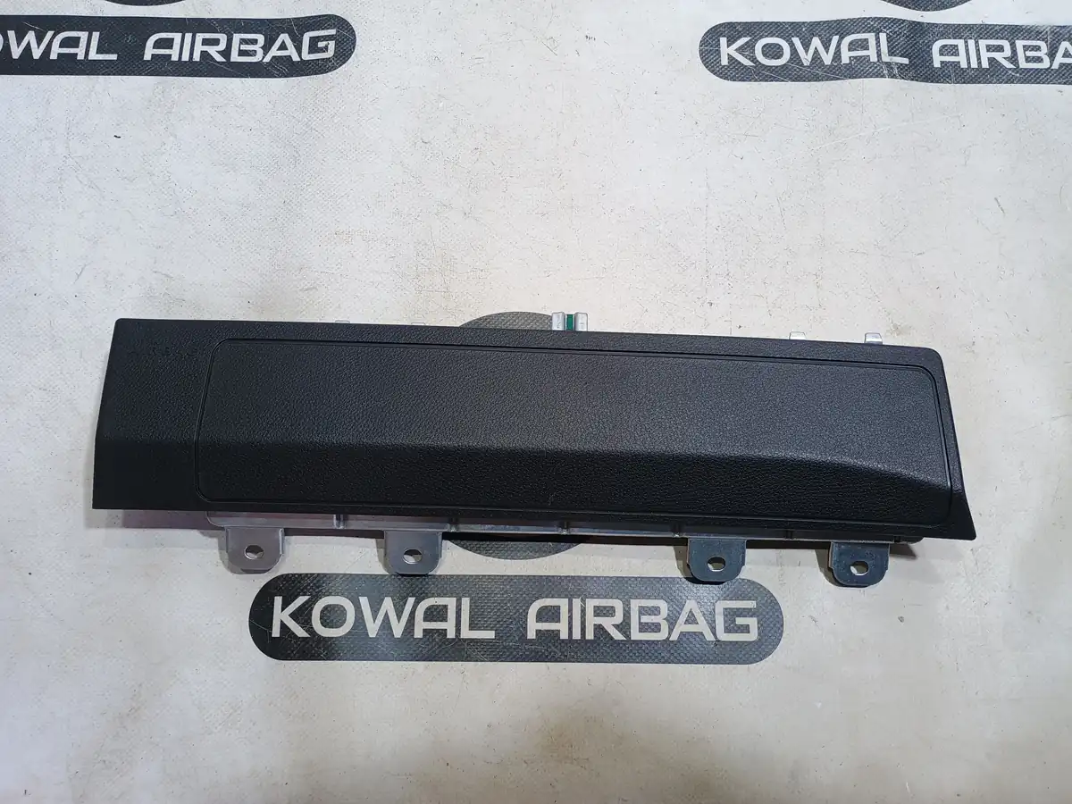 airbag genunchi mercedes-benz w176
