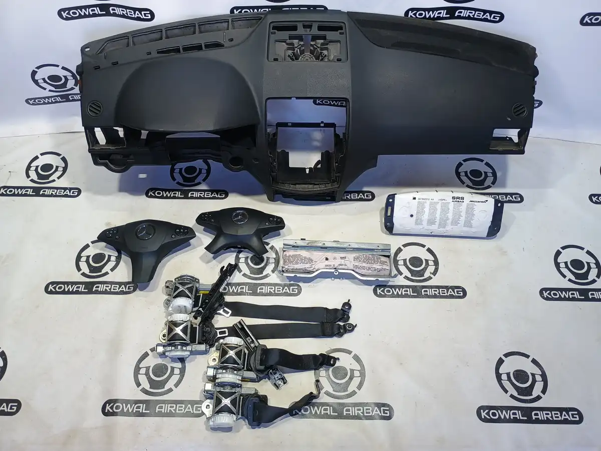plansa bord mercedes-benz