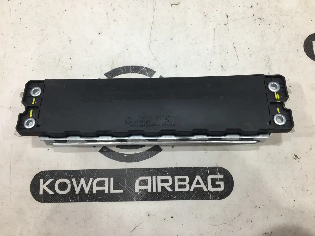 airbag genunchi mercedes-benz w205
