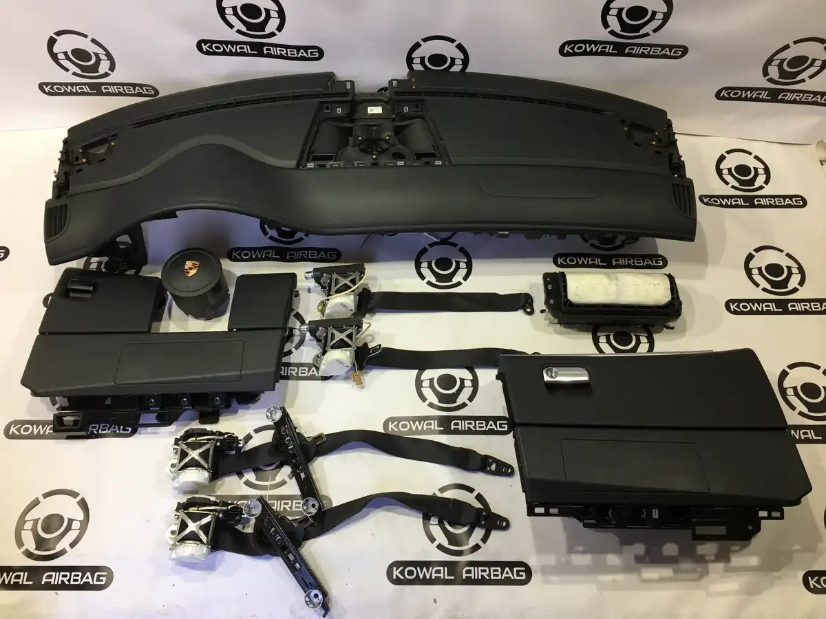 plansa bord porsche panamera