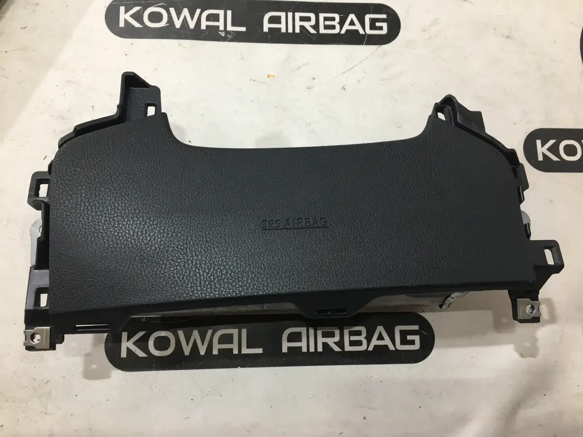 airbag genunchi toyota