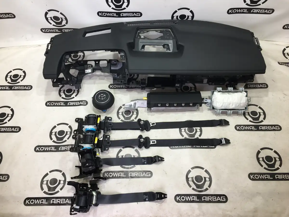 plansa bord mazda mx30