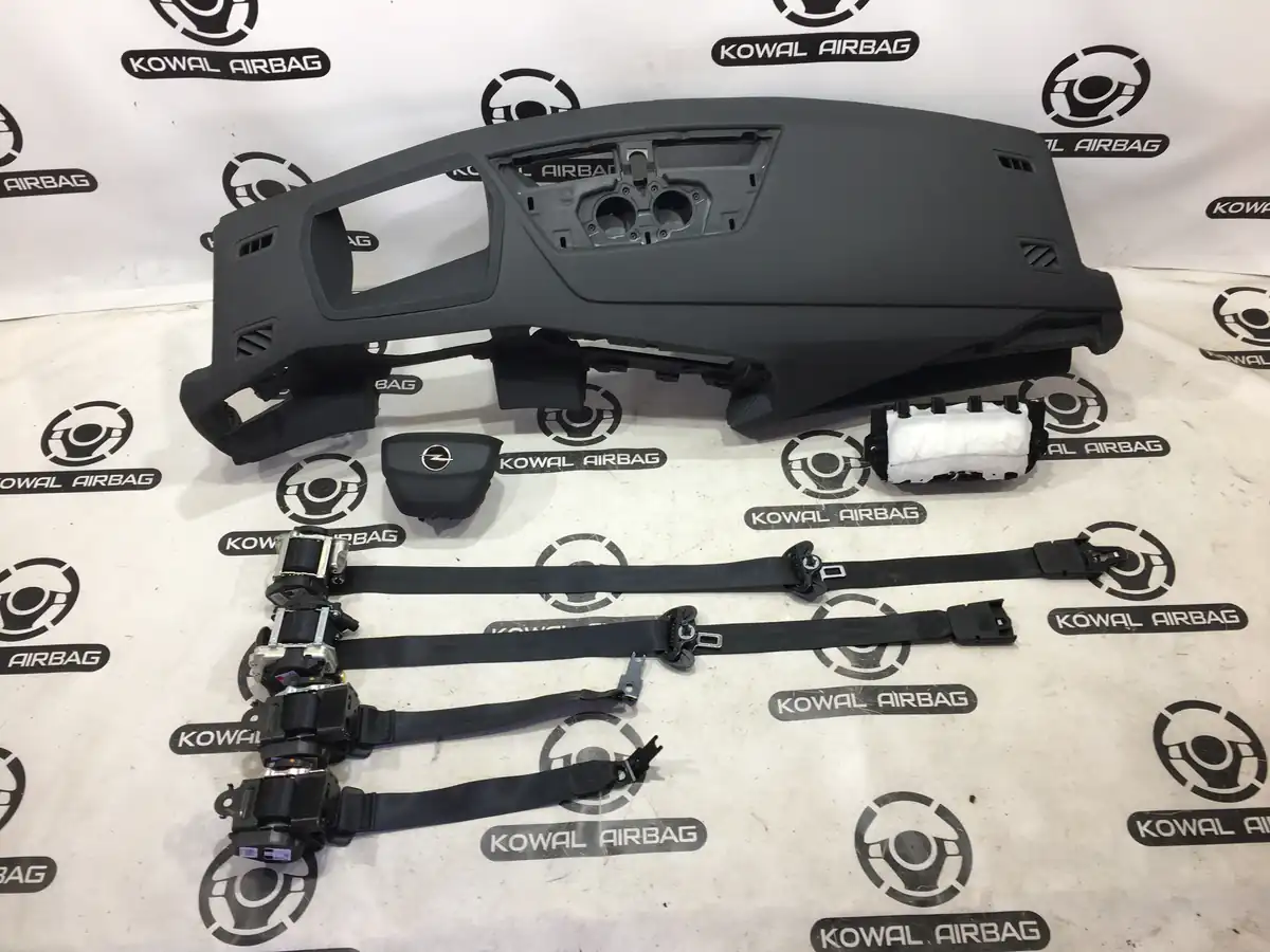 plansa bord opel astra