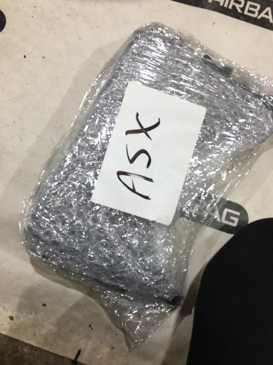 airbag genunchi mitsubishi asx